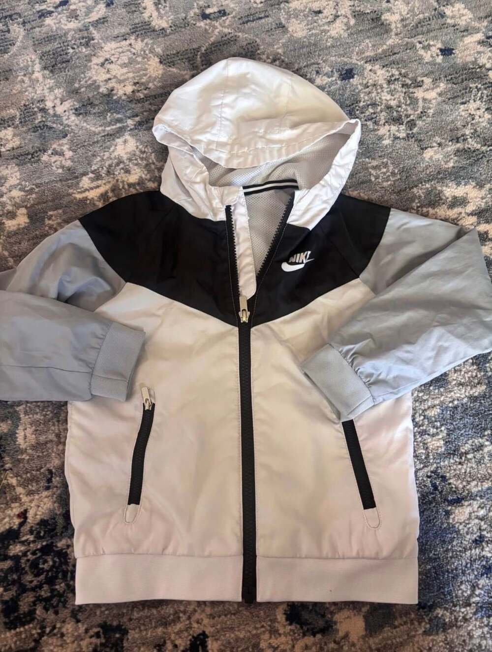 Nike Windrunner Jacket Size 4T White Black Gray